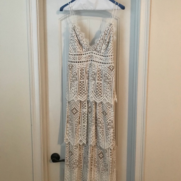 SAYLOR Dresses & Skirts - Saylor Sunny Tiered Lace Dress